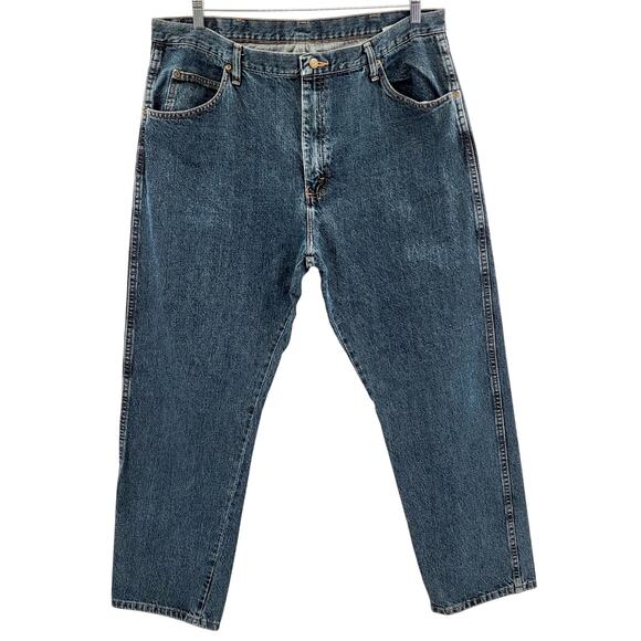Wrangler Regular Fit Blue Medium Wash Straight Leg Denim Jeans Men’s Size 40x30 - Picture 1 of 7
